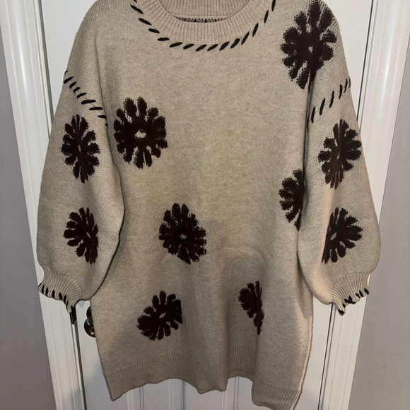 NWOT-Camel whipstitch & Floral embroidered mini sweater dress - Picture 2 of 8